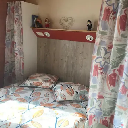 Camping Le Fleuri Aux 4 Saisons *